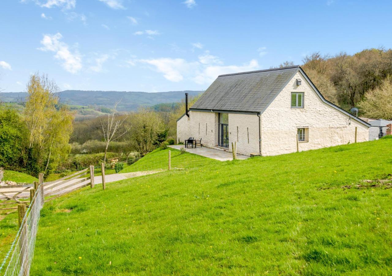 Usk Barn Apartment Llanbadoc Exterior photo